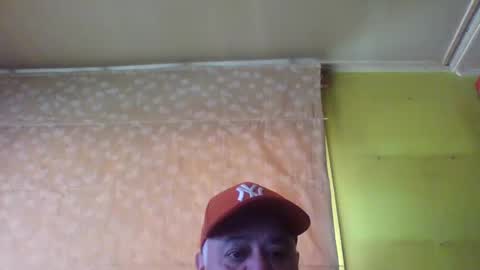 crmperez online show from December 9, 6:14 pm
