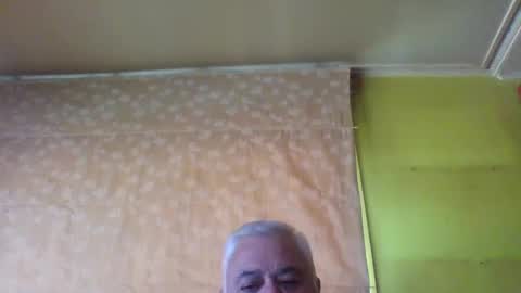crmperez online show from December 24, 6:50 pm