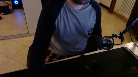 Snapshot of crocken_bisc chatting on December 17, 6:09 pm crocken_bisc online show from December 17, 6:09 pm