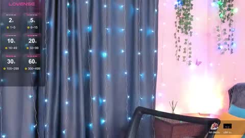 Snapshot of cross_the_line chatting on November 26, 11:55 am xx Amina xx online show from November 26, 11:55 am