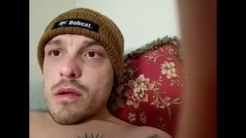 Snapshot of crossbo112293 chatting on February 10, 8:35 pm crossbo112293 online show from February 10, 8:35 pm