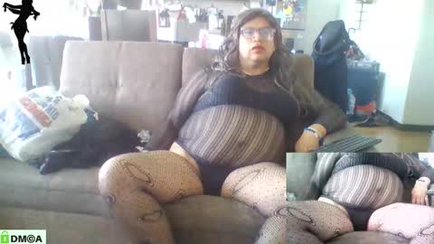 Linda Cross online show from December 3, 4:16 pm