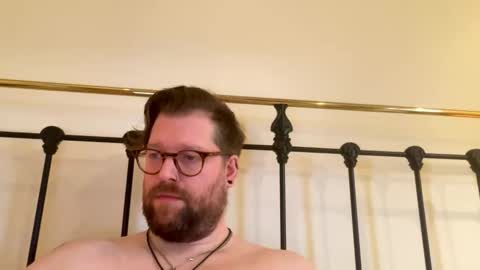 crouchendtiger online show from November 26, 11:22 am