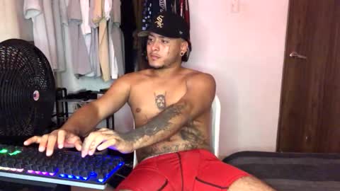 crow_black00 online show from April 14, 7:09 pm