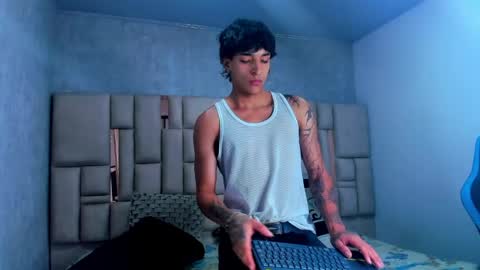 Croy online show from April 3, 4:43 am