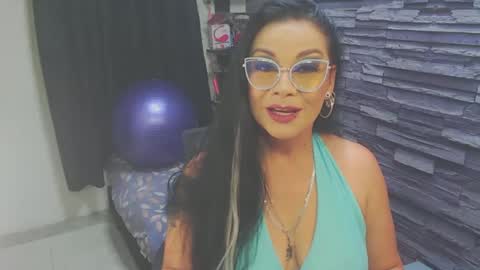 cruela_deviil online show from November 1, 8:22 pm