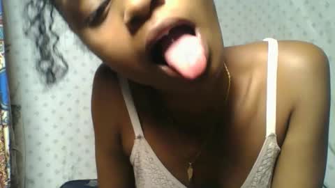 Snapshot of crush069 chatting on October 22, 5:45 pm crush069 online show from October 22, 5:45 pm