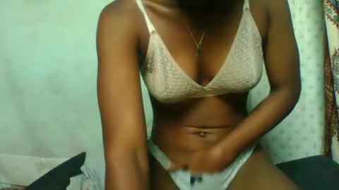 Snapshot of crush069 chatting on November 17, 2:28 am crush069 online show from November 17, 2:28 am