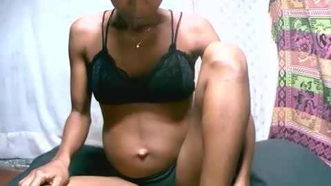 crushlove069 online show from February 6, 3:00 am