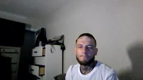 Snapshot of cruz815 chatting on April 19, 5:18 am cruz815 online show from April 19, 5:18 am