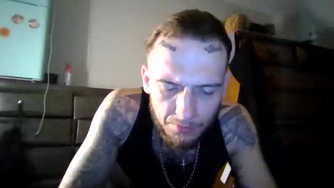 Snapshot of cruz815 chatting on April 21, 1:42 am cruz815 online show from April 21, 1:42 am