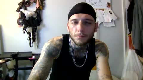 Snapshot of cruz815 chatting on May 19, 2:18 am cruz815 online show from May 19, 2:18 am