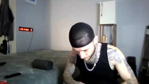 Snapshot of cruz815 chatting on May 21, 2:40 am cruz815 online show from May 21, 2:40 am