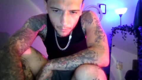Snapshot of cruz815 chatting on August 2, 1:37 am cruz815 online show from August 2, 1:37 am