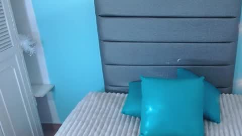cruzsofia_res online show from July 29, 4:43 am