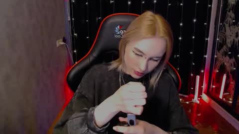 Snapshot of crybambi chatting on February 3, 6:22 am crybambi online show from February 3, 6:22 am