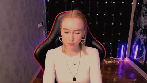 Snapshot of crybambi chatting on February 12, 7:36 am crybambi online show from February 12, 7:36 am