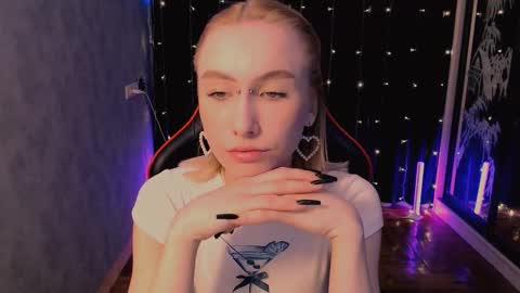 Snapshot of crybambi chatting on February 13, 6:42 am crybambi online show from February 13, 6:42 am