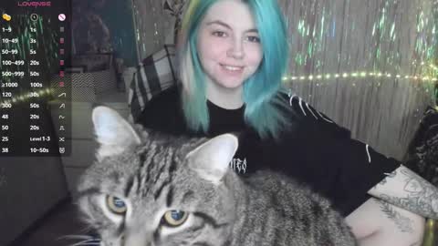 Snapshot of cryptobjgirlv2 chatting on October 8, 5:32 pm Lilith online show from October 8, 5:32 pm