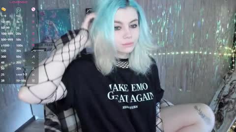 Snapshot of cryptobjgirlv2 chatting on October 28, 10:41 am Lilith online show from October 28, 10:41 am