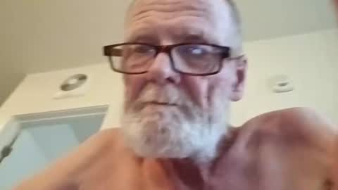 Snapshot of cryptologist630129 chatting on June 22, 12:45 am cryptologist630129 online show from June 22, 12:45 am