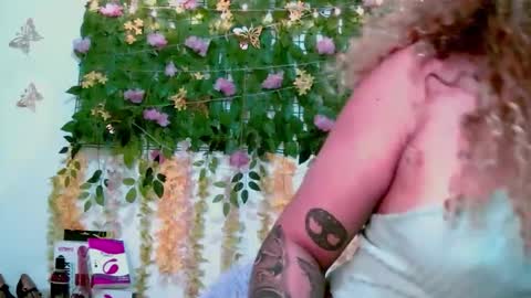 crysrus online show from March 1, 7:38 pm