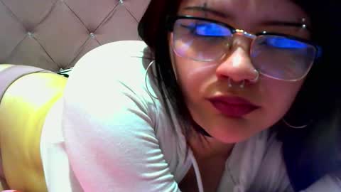 crystal0107 online show from March 25, 5:02 am