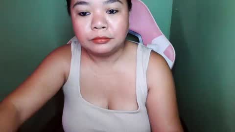 Snapshot of crystal_april chatting on May 19, 1:56 am Crys online show from May 19, 1:56 am