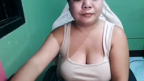 Snapshot of crystal_april chatting on June 27, 4:56 pm Crys online show from June 27, 4:56 pm