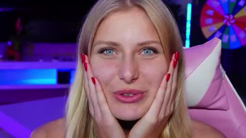 Crystal online show from February 7, 8:45 pm