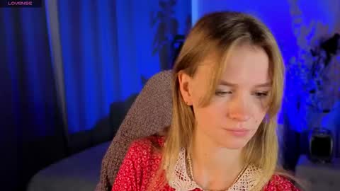 Snapshot of crystal_kris chatting on February 25, 6:01 am Kristina online show from February 25, 6:01 am