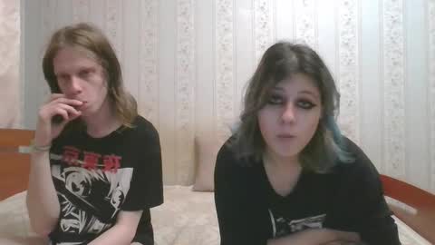 Snapshot of crystal_porn_love chatting on December 5, 6:00 pm Crystal and Marcl online show from December 5, 6:00 pm