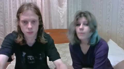 Snapshot of crystal_porn_love chatting on December 10, 9:22 pm Crystal and Marcl online show from December 10, 9:22 pm
