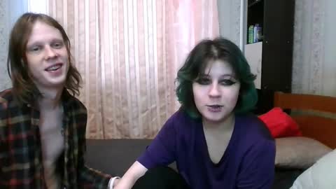 Snapshot of crystal_porn_love chatting on February 4, 10:10 am Crystal and Marcl online show from February 4, 10:10 am