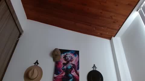 Crystal Blaze online show from February 9, 4:22 pm