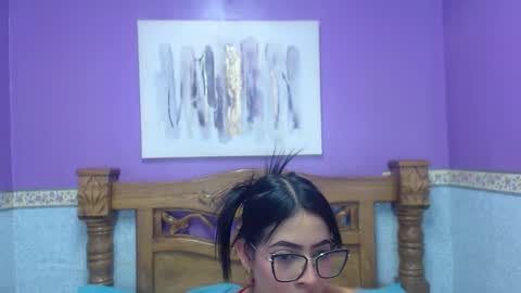 I AM CRYSTAL online show from December 16, 7:19 pm