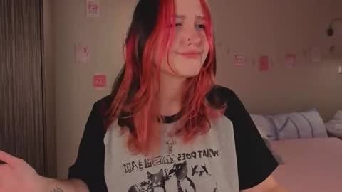 Snapshot of crystalblaze_ chatting on September 22, 8:00 pm Grace online show from September 22, 8:00 pm