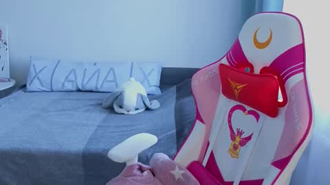 Snapshot of crystalblaze_ chatting on February 13, 11:50 am Grace online show from February 13, 11:50 am