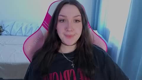 Snapshot of crystalblaze_ chatting on February 18, 10:33 am Grace online show from February 18, 10:33 am