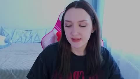 Snapshot of crystalblaze_ chatting on February 21, 11:55 am Grace online show from February 21, 11:55 am