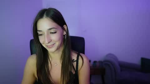 Snapshot of crystalbrunette18 chatting on May 12, 6:05 pm Crystalbrunette18 online show from May 12, 6:05 pm