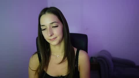 Snapshot of crystalbrunette18 chatting on May 18, 6:14 pm Crystalbrunette18 online show from May 18, 6:14 pm