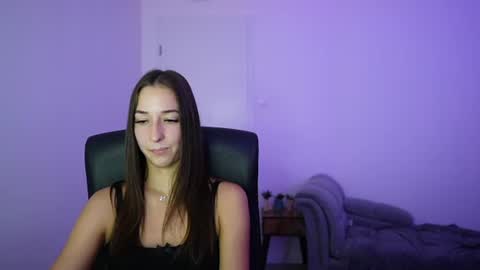 Crystalbrunette18 online show from June 27, 6:35 pm