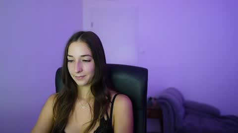 Crystalbrunette18 online show from July 7, 1:37 pm