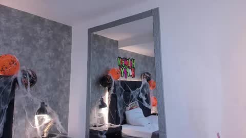 Crystal online show from October 22, 3:23 pm