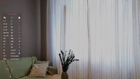 Snapshot of crystaldiva01 chatting on June 23, 7:39 am Diva online show from June 23, 7:39 am