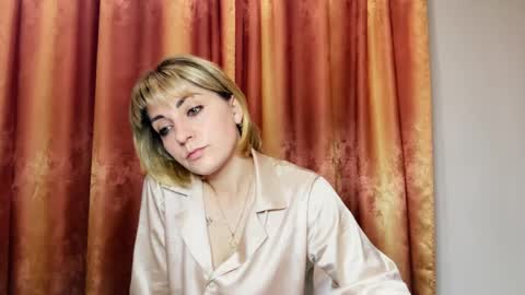 Snapshot of crystalfever_ chatting on May 19, 7:53 pm Mary online show from May 19, 7:53 pm
