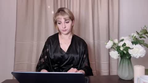 Mary online show from June 21, 8:00 pm
