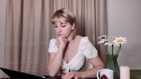 Mary online show from July 4, 8:04 pm