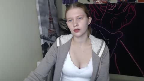 Snapshot of crystalgirl__ chatting on October 11, 6:28 pm Stella online show from October 11, 6:28 pm